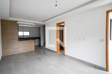 Sala de casa de condomínio à venda com 3 quartos, 110m² em Fonseca, Niterói