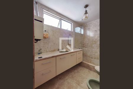 Apartamento à venda com 279m², 4 quartos e 2 vagasBanheiro da Suíte 1