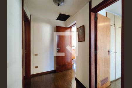 Apartamento à venda com 279m², 4 quartos e 2 vagasCorredor