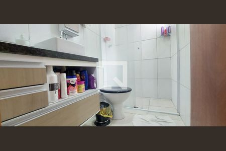 Banheiro Quarto 1 suíte de casa à venda com 3 quartos, 209m² em Jardim Stella, Santo André