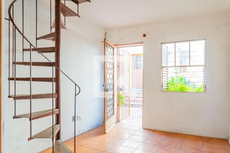 Sala de casa de condomínio à venda com 2 quartos, 60m² em São José, Porto Alegre