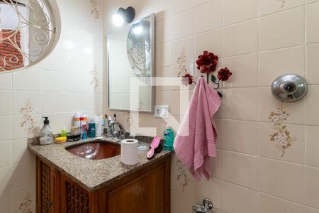 Casa à venda com 200m², 5 quartos e 2 vagasBanheiro de ServiçoBanheiro de Serviço