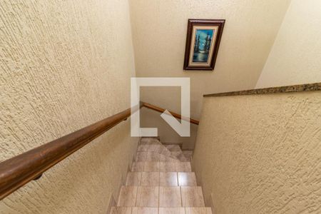 Casa à venda com 200m², 5 quartos e 2 vagasEscada