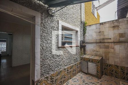 Quintal de casa à venda com 2 quartos, 123m² em Jardim Bom Tempo, Taboão da Serra