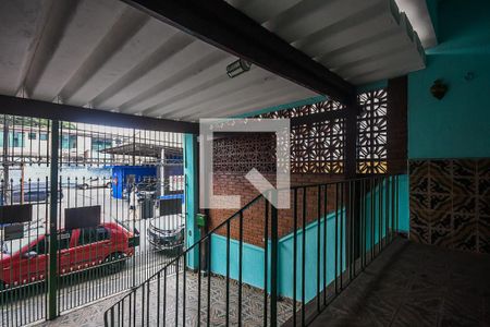Garagem de casa à venda com 2 quartos, 123m² em Jardim Bom Tempo, Taboão da Serra