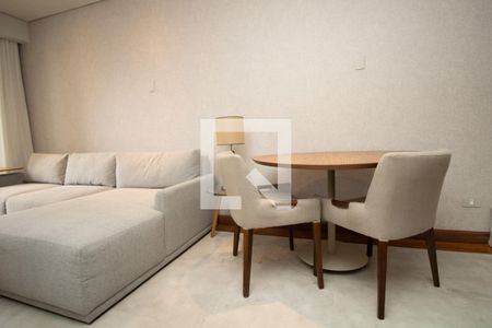 Sala, mesa de jantar  de apartamento para alugar com 1 quarto, 60m² em Itaim Bibi, São Paulo