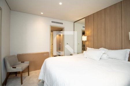 Quarto, armário, saída de ar, cama de casal  de apartamento para alugar com 1 quarto, 60m² em Itaim Bibi, São Paulo