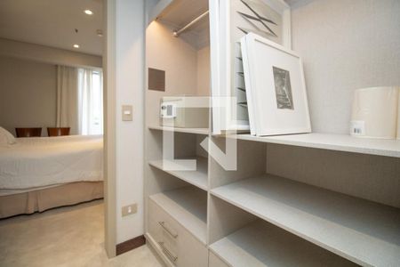 Closet, cofre  de apartamento para alugar com 1 quarto, 60m² em Itaim Bibi, São Paulo
