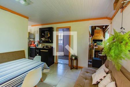 Sala de casa à venda com 6 quartos, 120m² em Guajuviras, Canoas