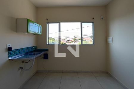 Sala - Cozinha de casa para alugar com 2 quartos, 40m² em Vila Carminha, Campinas