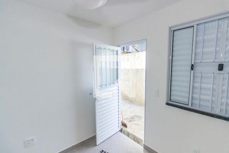 Sala de casa para alugar com 1 quarto, 28m² em Bento Ribeiro, Rio de Janeiro