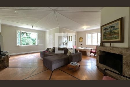 Sala de casa para alugar com 4 quartos, 600m² em Campo Comprido, Curitiba