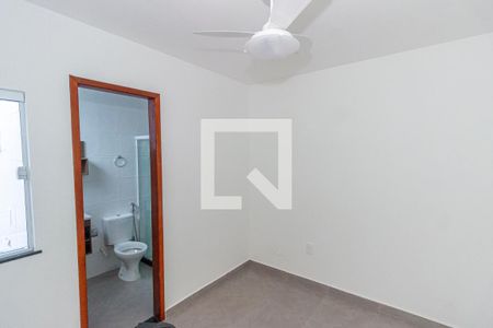 Suíte de casa para alugar com 1 quarto, 28m² em Bento Ribeiro, Rio de Janeiro