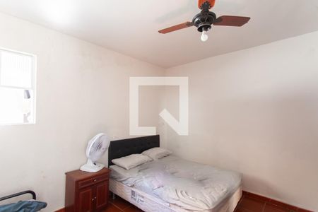 Casa à venda com 300m², 4 quartos e 2 vagas Casa à venda com 300m², 4 quartos e 2 vagasQuarto 2