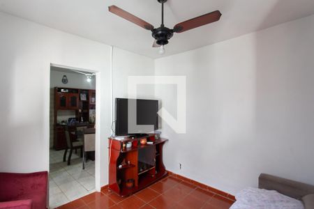 Casa à venda com 300m², 4 quartos e 2 vagas Casa à venda com 300m², 4 quartos e 2 vagasSala de TV