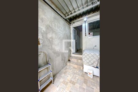 Casa à venda com 78m², 2 quartos e sem vagaÁrea externa