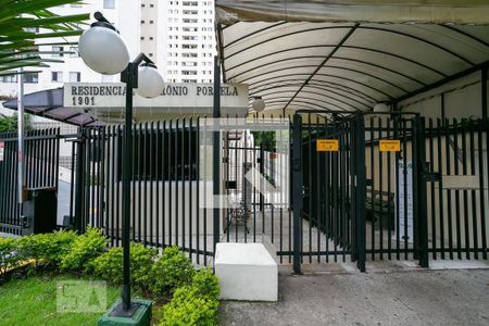 Apartamento à venda com 74m², 3 quartos e 1 vaga Apartamento à venda com 74m², 3 quartos e 1 vagaFachada