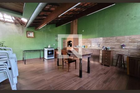 Casa à venda com 170m², 3 quartos e 4 vagas Casa à venda com 170m², 3 quartos e 4 vagasChurrasqueira