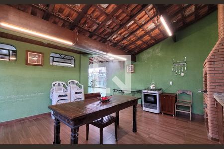 Casa à venda com 170m², 3 quartos e 4 vagas Casa à venda com 170m², 3 quartos e 4 vagasChurrasqueira