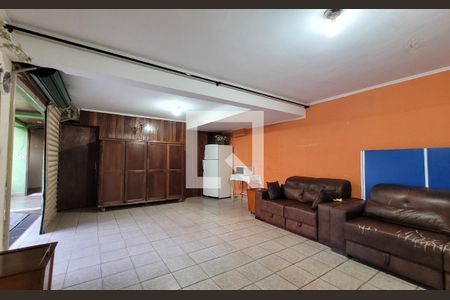 Casa à venda com 170m², 3 quartos e 4 vagas Casa à venda com 170m², 3 quartos e 4 vagasGaragem