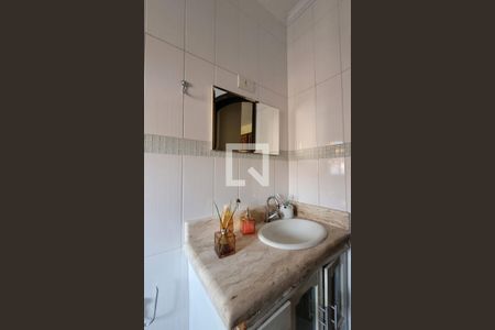 Casa à venda com 170m², 3 quartos e 4 vagas Casa à venda com 170m², 3 quartos e 4 vagasBanheiro da suíte