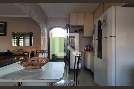 Casa à venda com 170m², 3 quartos e 4 vagas Casa à venda com 170m², 3 quartos e 4 vagasCozinha