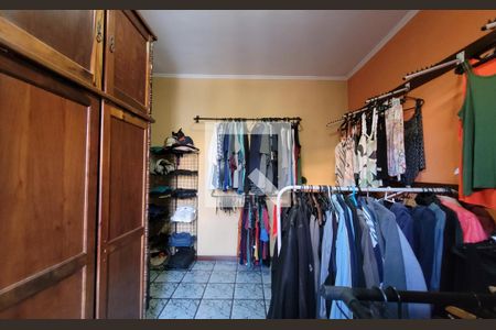 Casa à venda com 170m², 3 quartos e 4 vagas Casa à venda com 170m², 3 quartos e 4 vagasQuarto 2