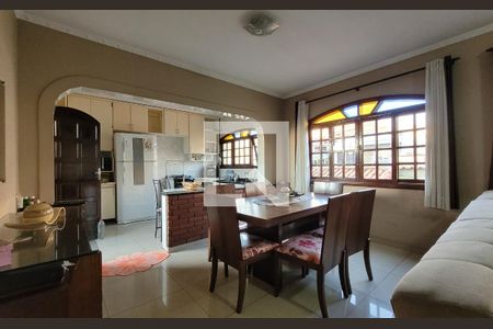 Sala de casa à venda com 3 quartos, 170m² em Utinga, Santo André