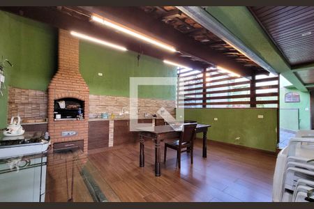 Casa à venda com 170m², 3 quartos e 4 vagas Casa à venda com 170m², 3 quartos e 4 vagasChurrasqueira