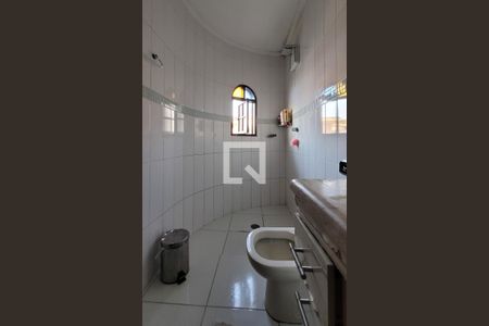 Casa à venda com 170m², 3 quartos e 4 vagas Casa à venda com 170m², 3 quartos e 4 vagasBanheiro da suíte