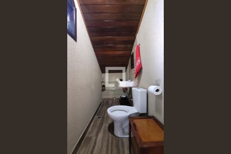 Casa à venda com 170m², 3 quartos e 4 vagas Casa à venda com 170m², 3 quartos e 4 vagasBanheiro de Serviço