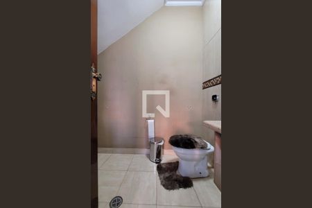 Casa à venda com 170m², 3 quartos e 4 vagas Casa à venda com 170m², 3 quartos e 4 vagasBanheiro 2