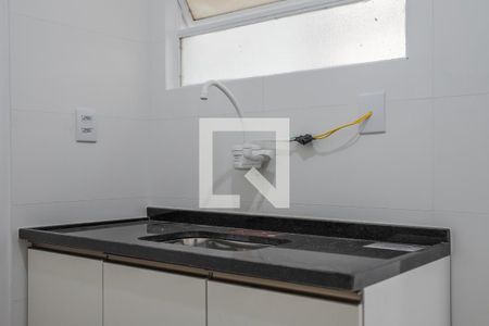 Cozinha de apartamento para alugar com 2 quartos, 56m² em Jardim Lindóia, Porto Alegre
