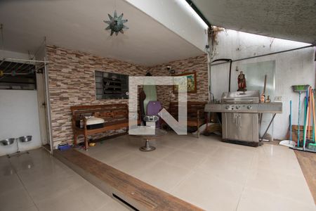 Casa à venda com 380m², 3 quartos e 8 vagasQuintal