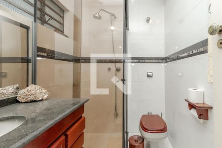 Casa à venda com 380m², 3 quartos e 8 vagasBanheiro da Suíte