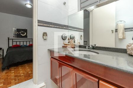 Casa à venda com 380m², 3 quartos e 8 vagasBanheiro da Suíte