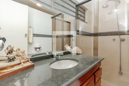 Casa à venda com 380m², 3 quartos e 8 vagasBanheiro da Suíte