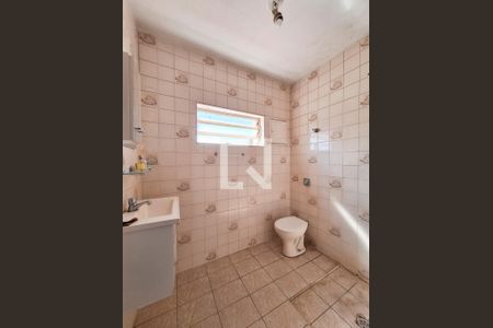 Banheiro de casa para alugar com 3 quartos, 110m² em Vila Guaca, São Paulo