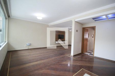 Sala de casa para alugar com 4 quartos, 250m² em Jardim Novo Mundo, São Paulo