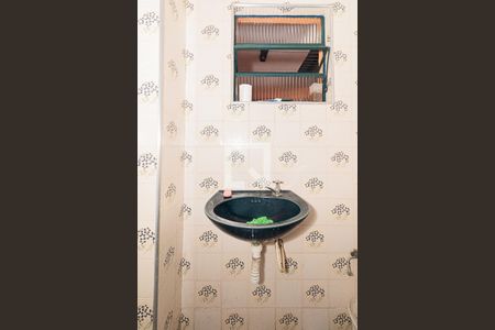 Casa à venda com 80m², 2 quartos e 1 vaga Casa à venda com 80m², 2 quartos e 1 vagaBanheiro de Serviço