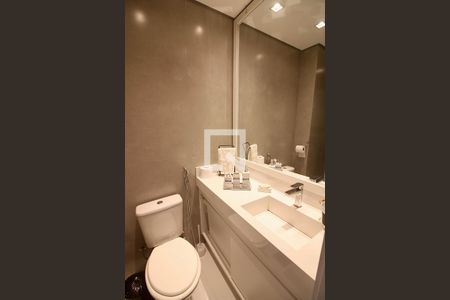 Banheiro de apartamento à venda com 3 quartos, 180m² em Barra da Tijuca, Rio de Janeiro