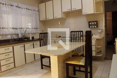 Cozinha  de casa para alugar com 3 quartos, 190m² em Vila Carrao, São Paulo