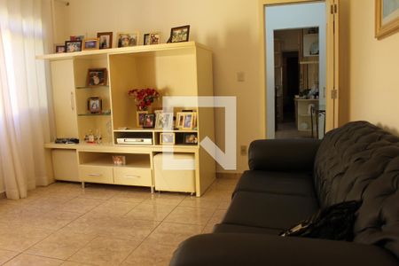 Casa para alugar com 3 quartos, 190m² em Vila Carrao, São Paulo