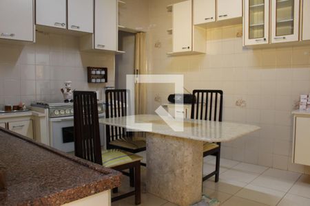 Cozinha  de casa para alugar com 3 quartos, 190m² em Vila Carrao, São Paulo