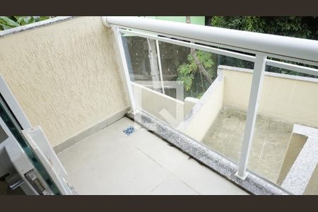 Casa de condomínio à venda com 190m², 3 quartos e 5 vagasVaranda - Quarto 2