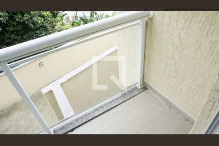 Casa de condomínio à venda com 190m², 3 quartos e 5 vagasVaranda - Quarto 2