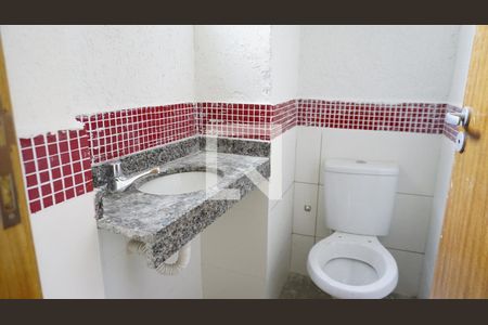 Casa de condomínio à venda com 190m², 3 quartos e 5 vagasLavabo
