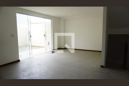 Sala de casa de condomínio à venda com 3 quartos, 190m² em Freguesia (jacarepaguá), Rio de Janeiro