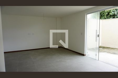 Casa de condomínio à venda com 190m², 3 quartos e 5 vagasSala