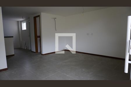 Casa de condomínio à venda com 190m², 3 quartos e 5 vagasSala